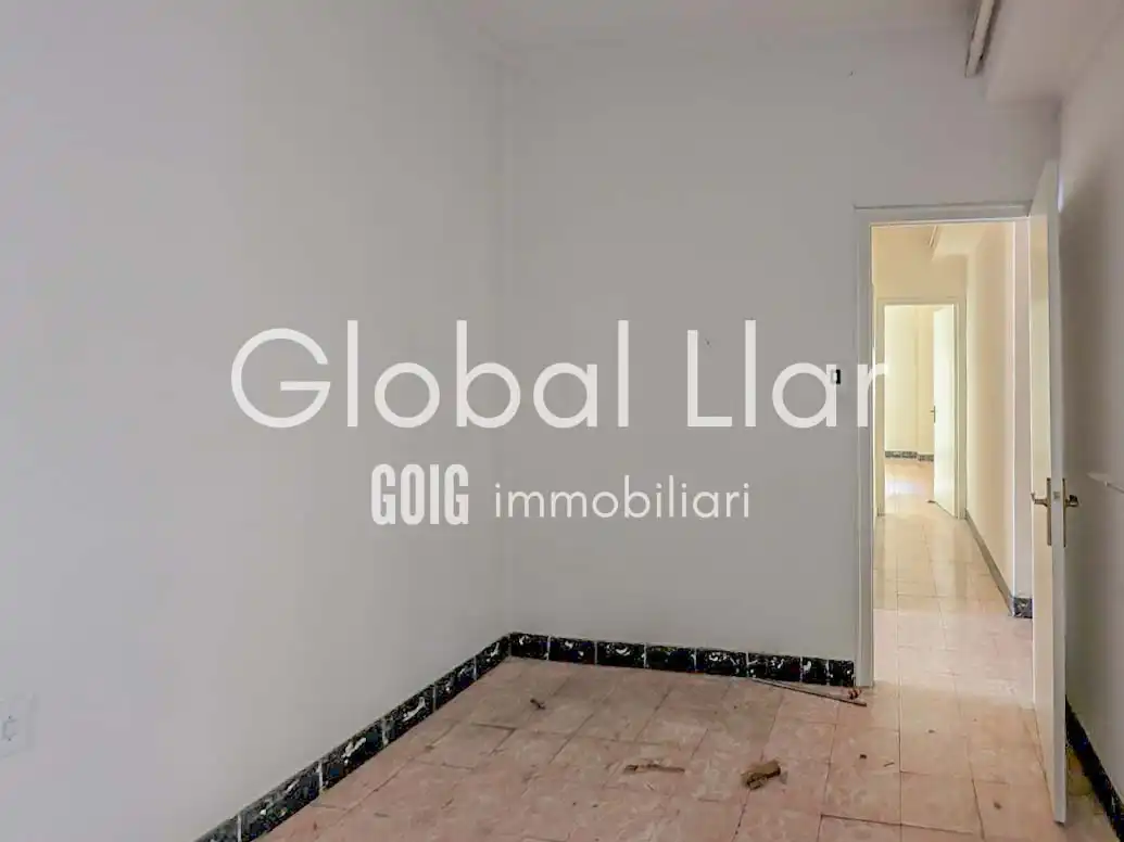 Wohnung zum Verkauf in Lleida mit Klimaanlage, Heizung und Balkon