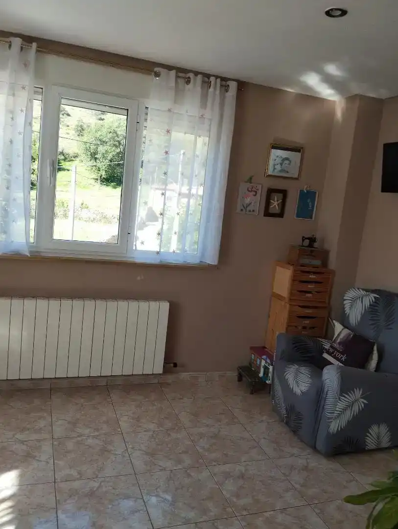 Sala de estar de Casa o chalet en venta en La Vecilla con Jardín privado, Trastero y Piscina