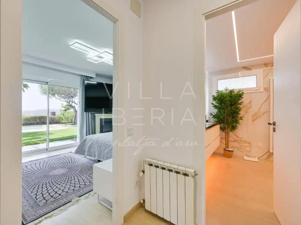 Habitación de Casa o chalet en venta en Castell d'Aro, Platja d'Aro i s'Agaró con Aire acondicionado, Calefacción y Jardín privado