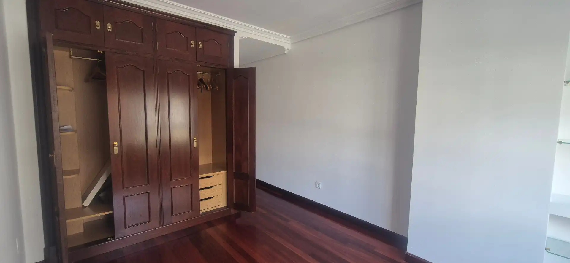 Bedroom of Flat for rent in Vigo   with Heating, Parquet flooring and Storage room