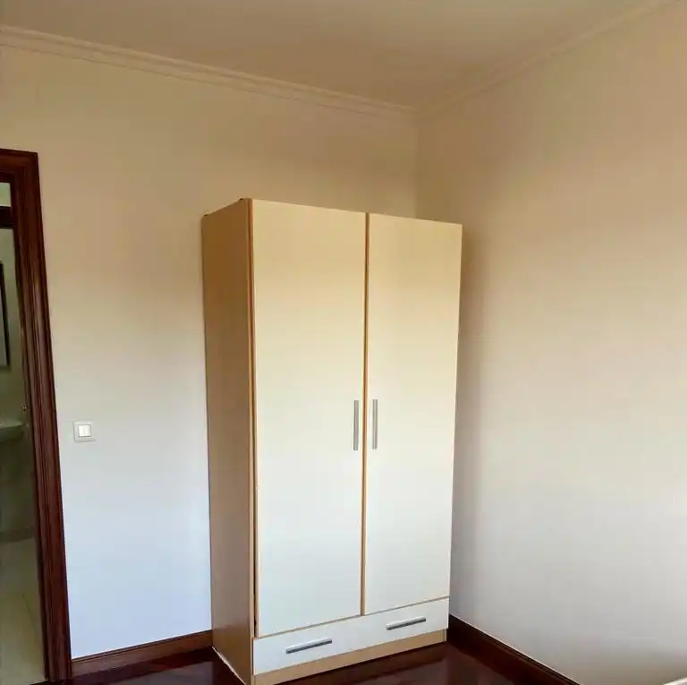 Habitación de Piso de alquiler en Pontevedra Capital  con Calefacción, Trastero y Horno