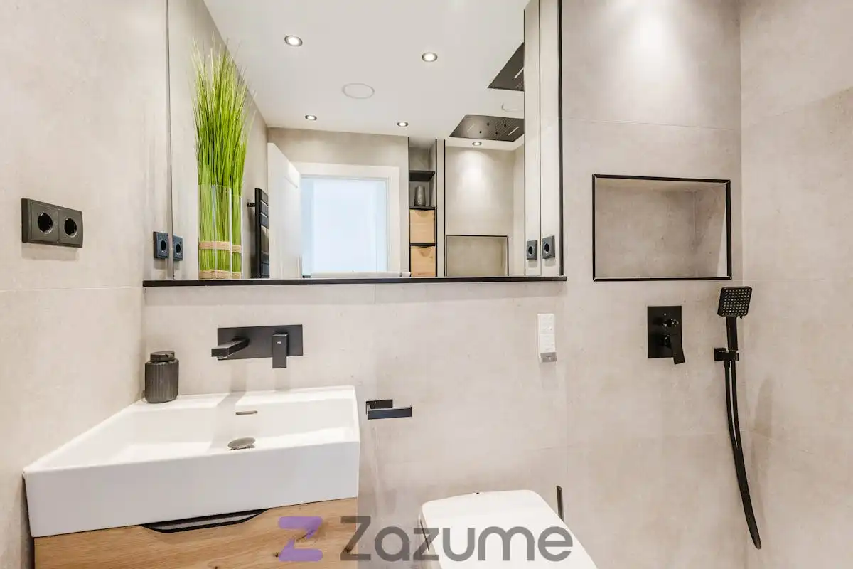 Baño de Ático de alquiler en Vélez-Málaga con Aire acondicionado, Calefacción y Terraza