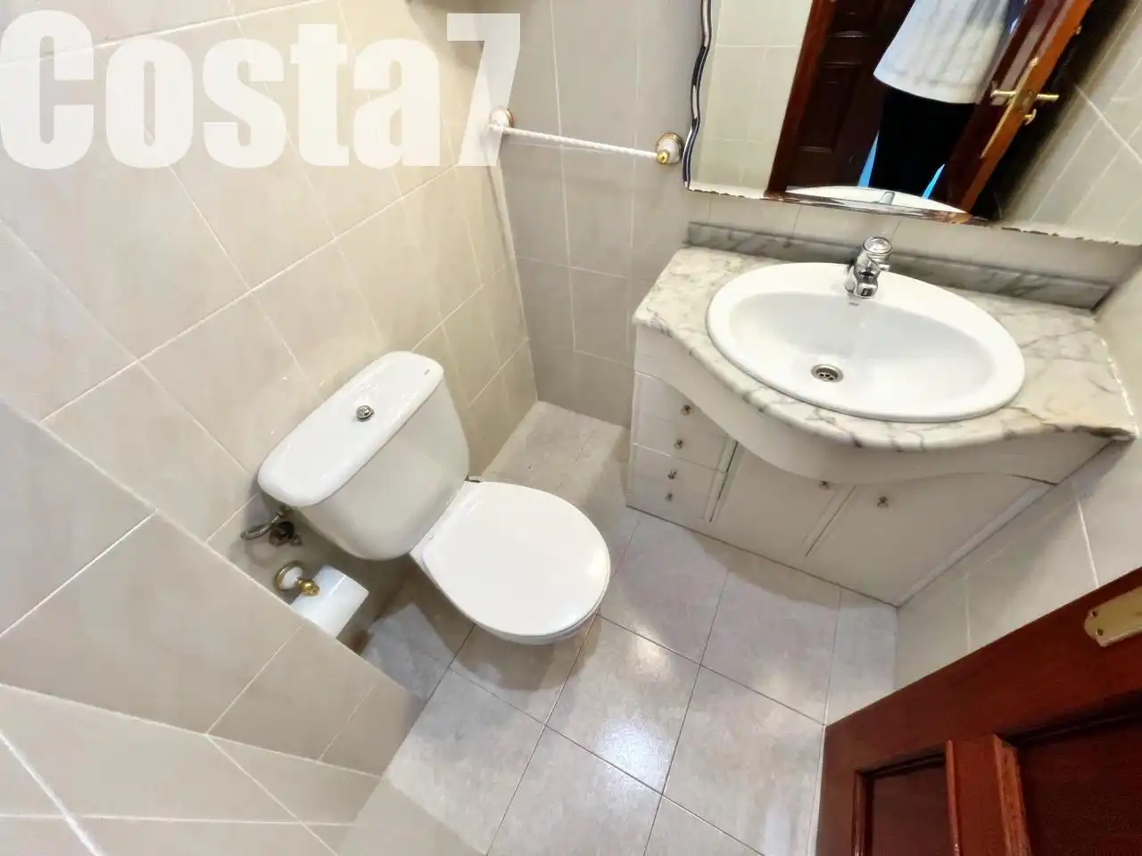Baño de Piso en venta en Noja con Terraza, Amueblado y Piscina comunitaria