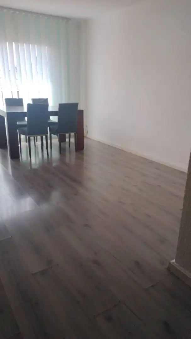 Menjador de Pis en venda en El Prat de Llobregat amb Aire condicionat, Calefacció i Parquet