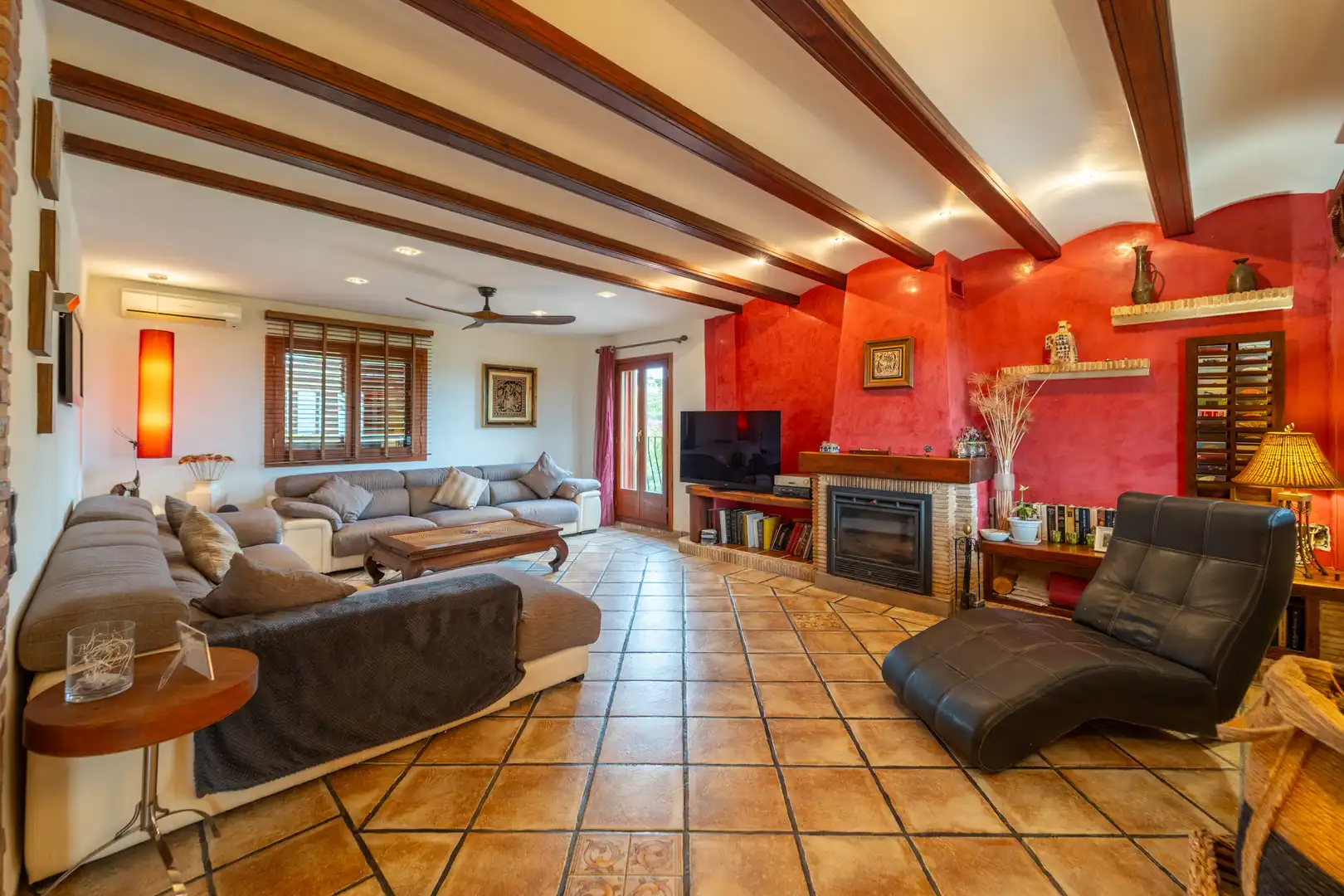 Sala d'estar de Casa o xalet en venda en Náquera amb Aire condicionat, Calefacció i Jardí privat
