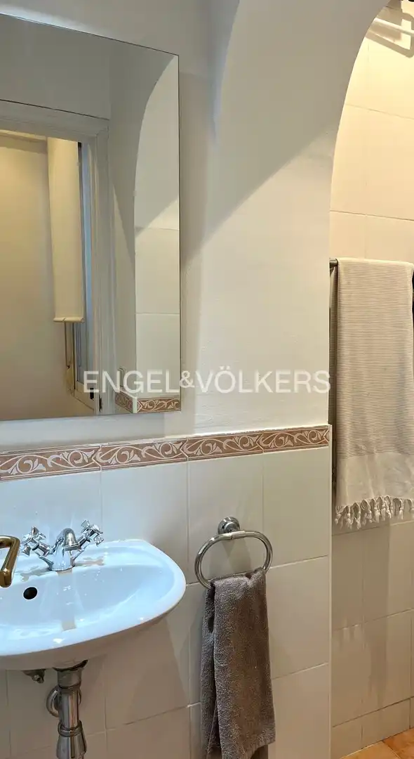 Badezimmer von Wohnung zur Miete in Madrid mit Klimaanlage und Heizung