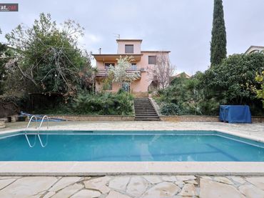 Casa amb balcó en venda a Canyelles