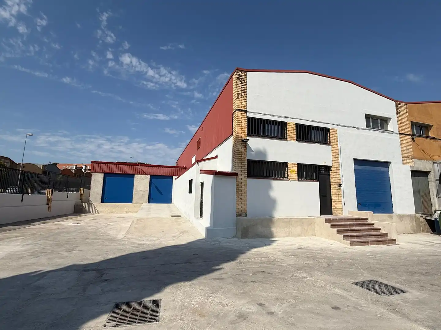 Vista exterior de Nau industrial de lloguer en Sentmenat
