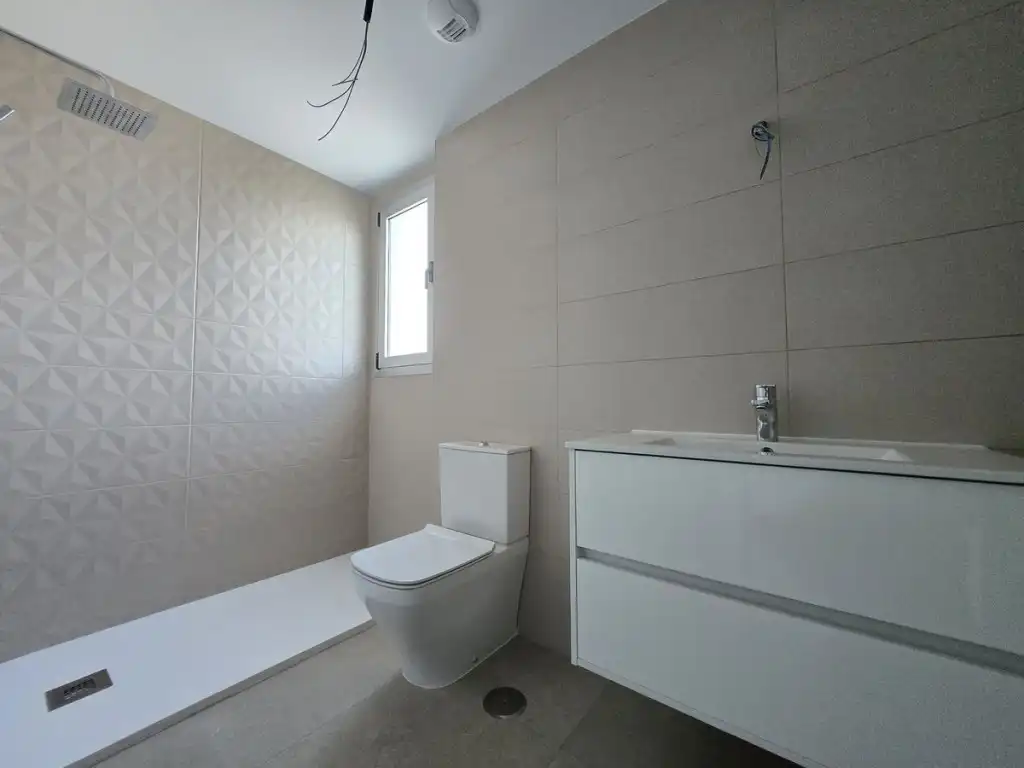 Baño de Apartamento en venta en Torremolinos con Aire acondicionado, Terraza y Internet