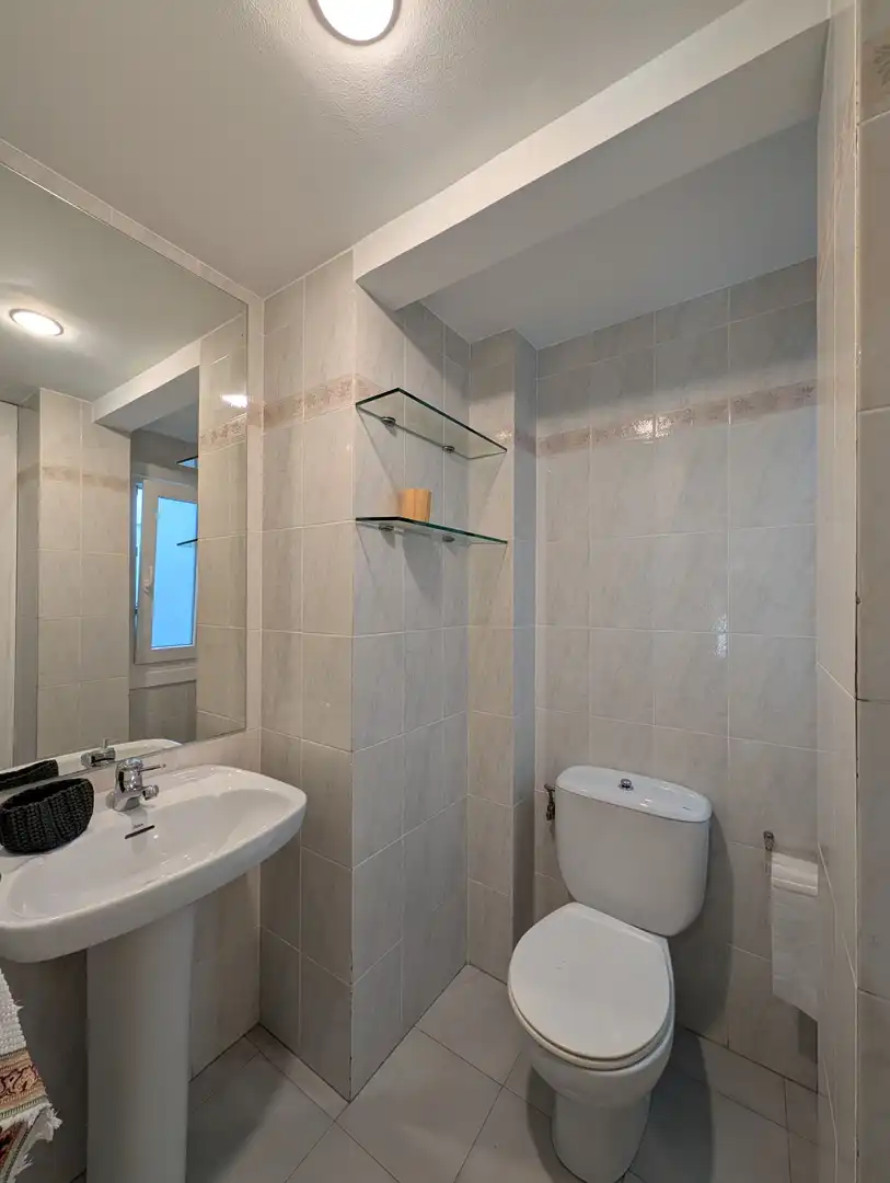 Baño de Piso en venta en Donostia - San Sebastián  con Calefacción, Terraza y Amueblado