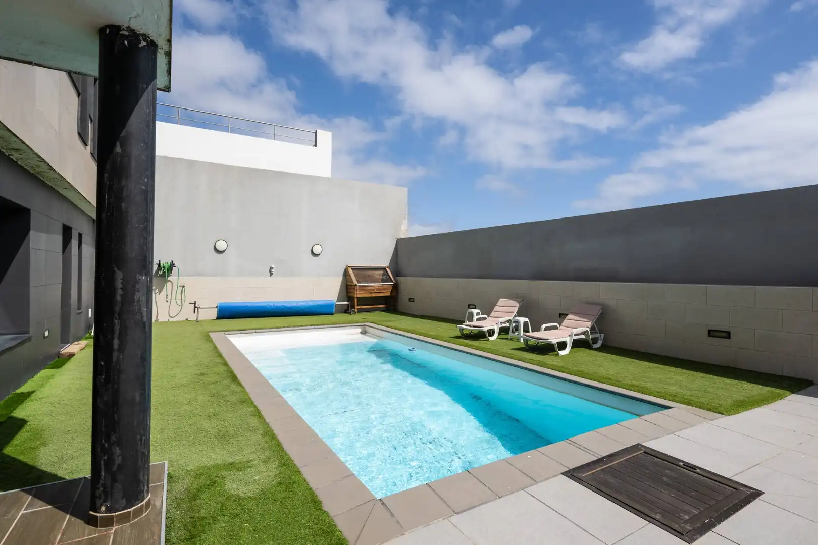 Piscina de Casa o xalet en venda en Telde amb Jardí privat, Terrassa i Traster