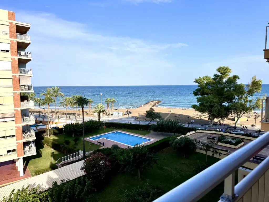 Habitación de Apartamento de alquiler en Benicasim / Benicàssim con Terraza, Amueblado y Horno
