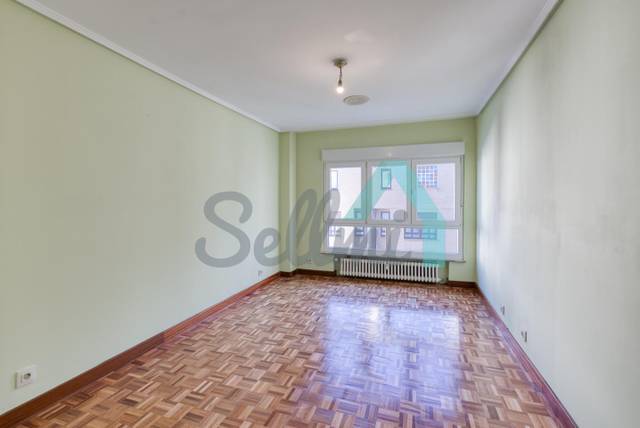 Piso en Venta en Cervantes en Parque San Francisco - Uría