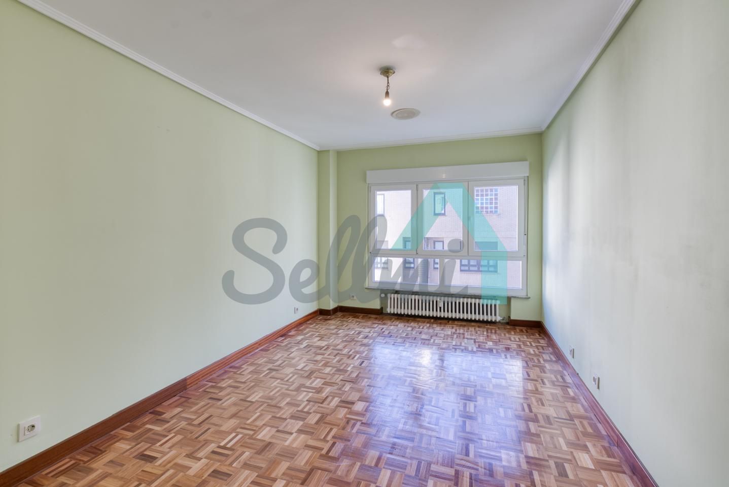 Bedroom of Flat for sale in Oviedo   with Heating and Parquet flooring