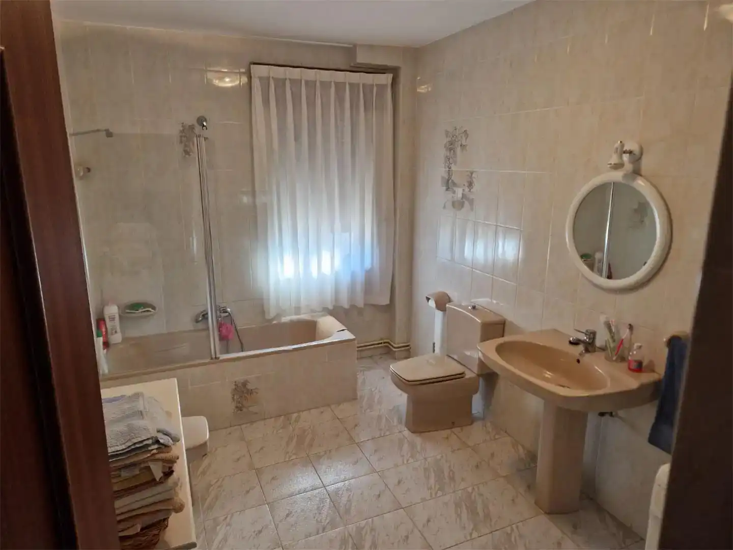 Bany de Casa o xalet en venda en Villabrázaro amb Jardí privat, Traster i Moblat