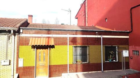 Foto 2 de Casa adosada en venda a Calle Jardín de la Mora, La Felguera, Langreo