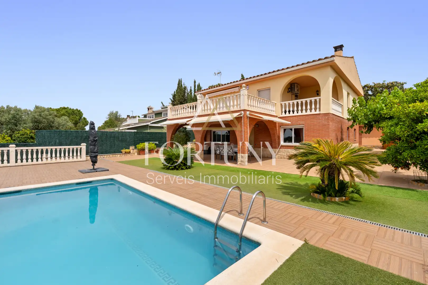 Vista exterior de Casa o chalet en venta en El Catllar  con Aire acondicionado, Piscina y Balcón