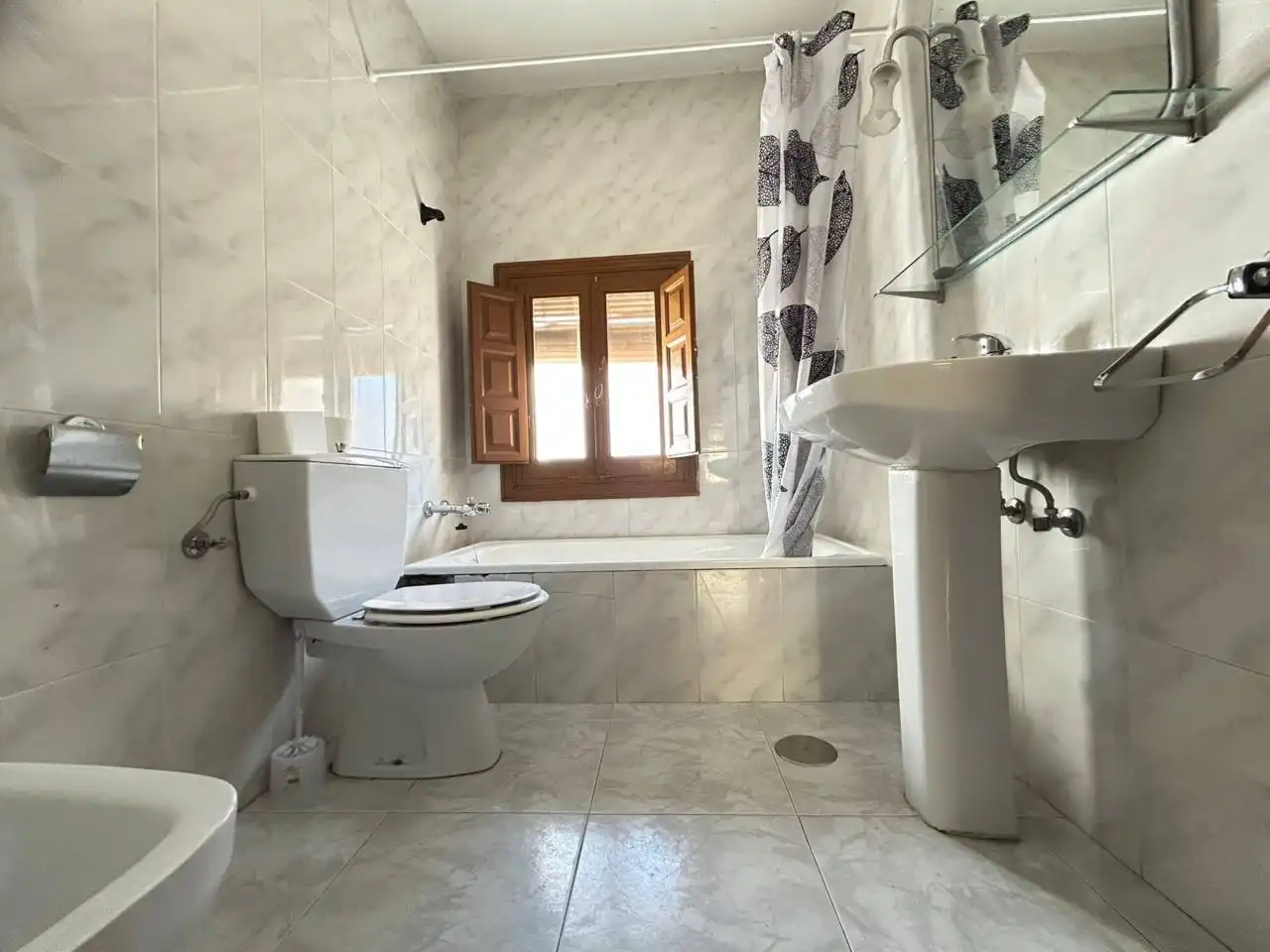 Bathroom of Houses for sale in Casasbuenas  with Private garden and Alarm