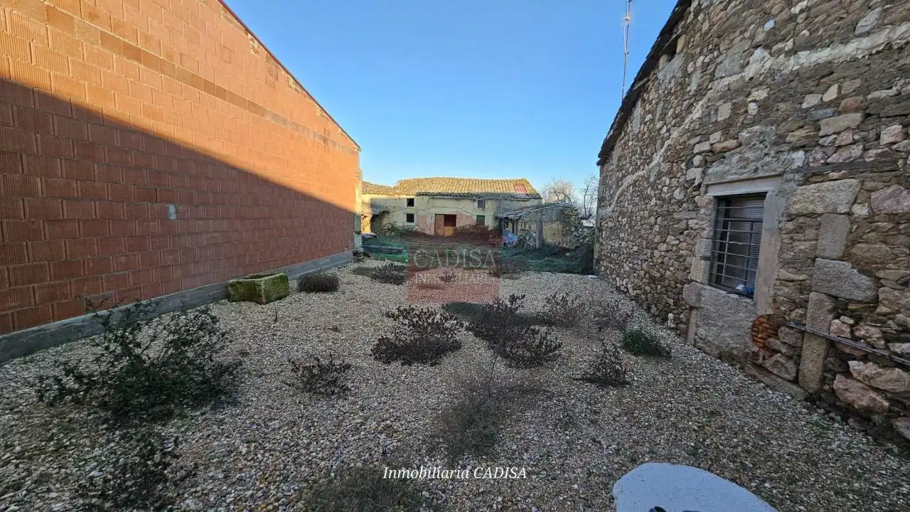 Casa o xalet en venda en Hinojosa de Duero amb Calefacció, Jardí privat i Traster