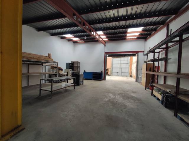 Local comercial en Venta en Calle Juan Carlos I, 26 en Camporrobles
