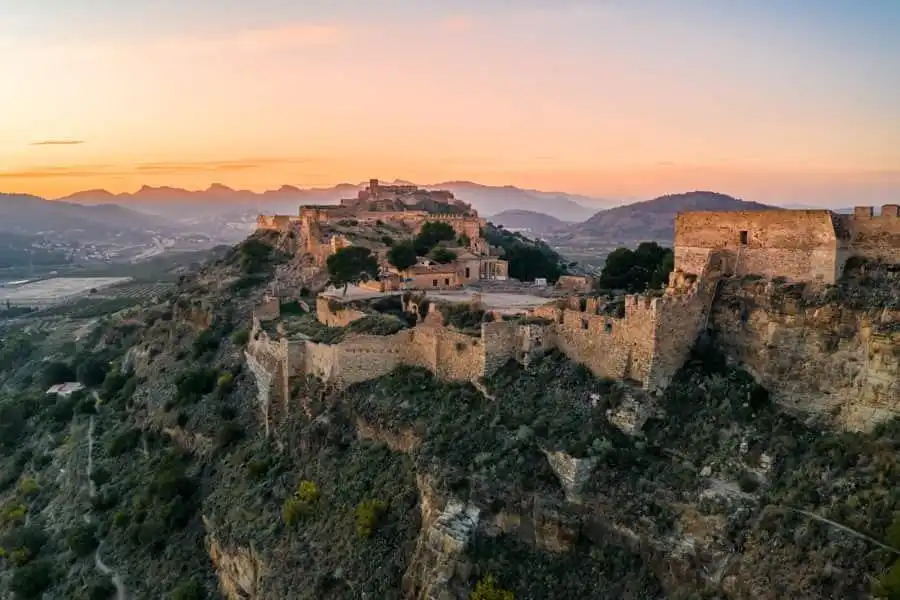 Vista exterior de Piso en venta en Sagunto / Sagunt con Amueblado y Balcón