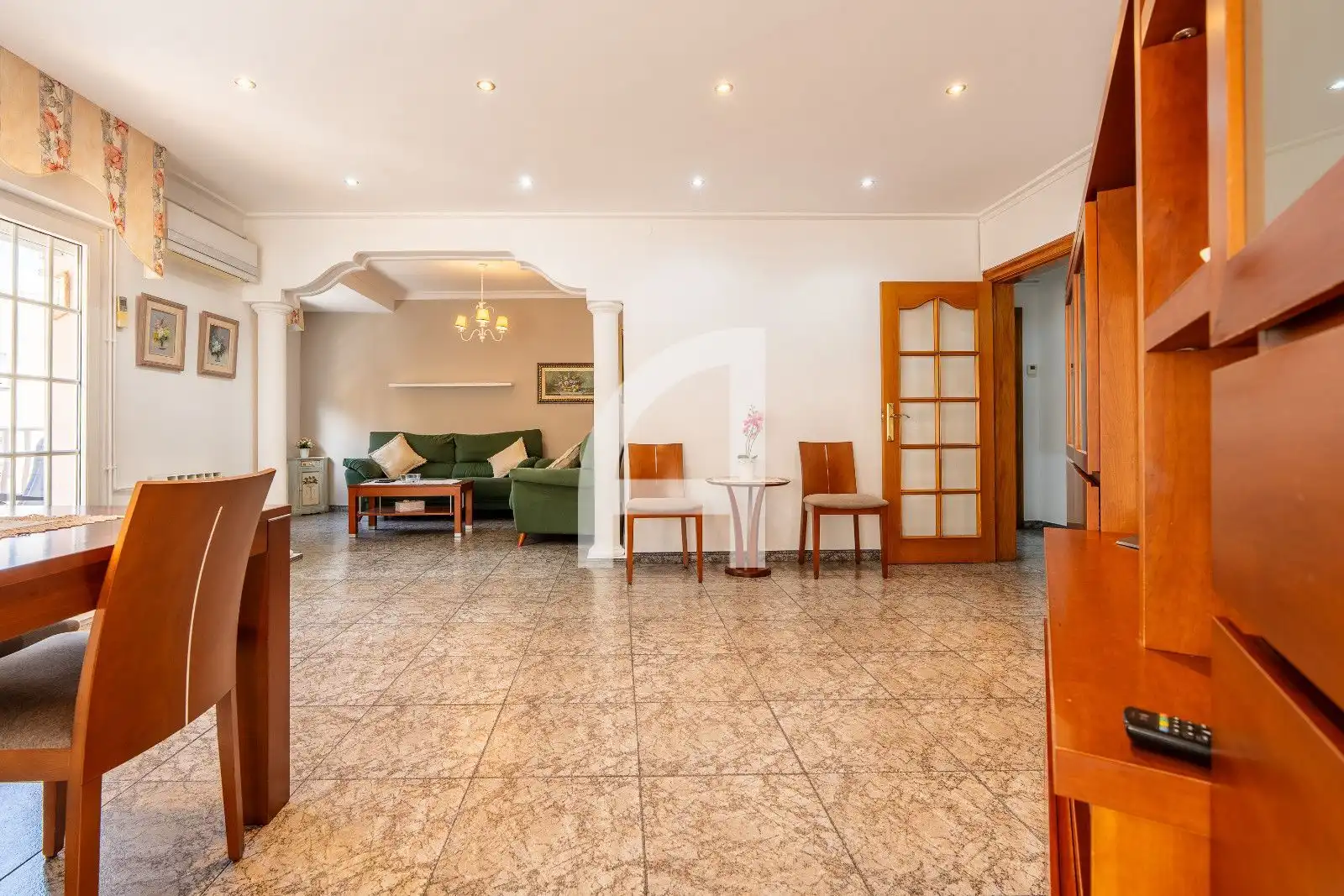Sala de estar de Piso en venta en Sant Joan Despí con Calefacción y Terraza