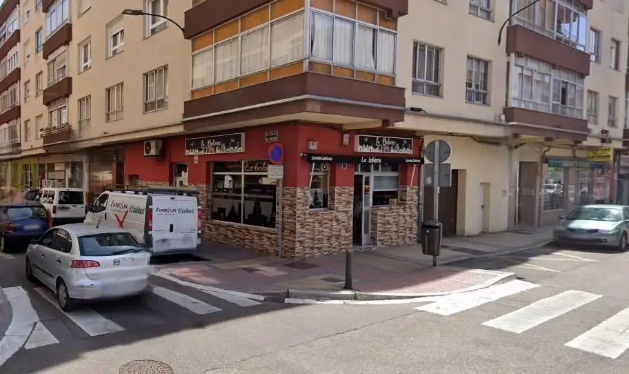 Local de lloguer a Calle de Joaquín María Jalón, La Rubia