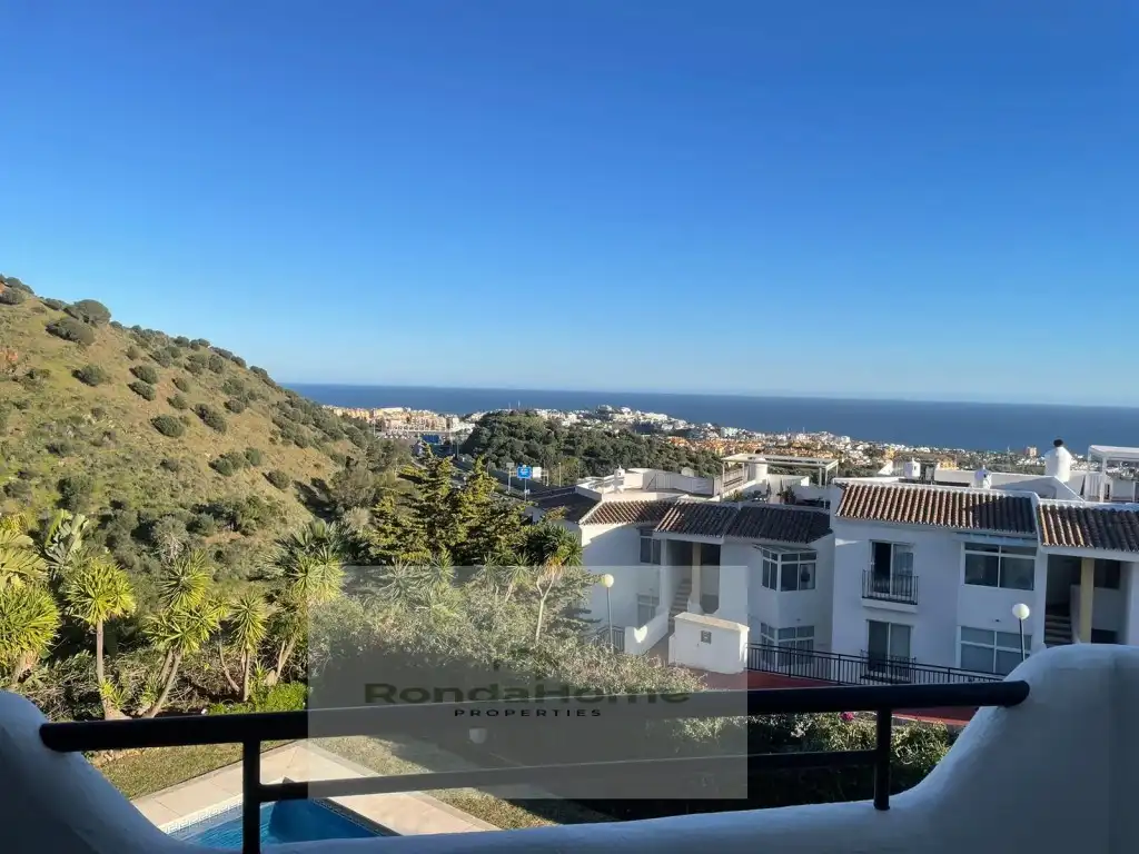 Vista exterior de Piso de alquiler en Mijas con Terraza y Amueblado