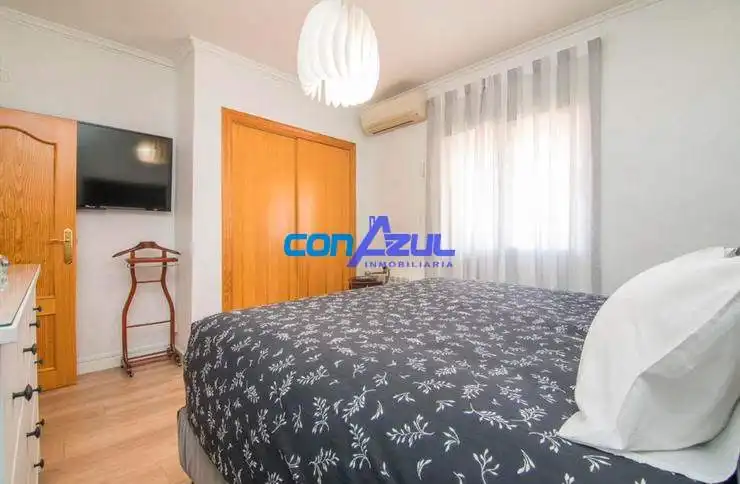 Dormitori de Casa o xalet en venda en Elche / Elx amb Jardí privat, Terrassa i Piscina