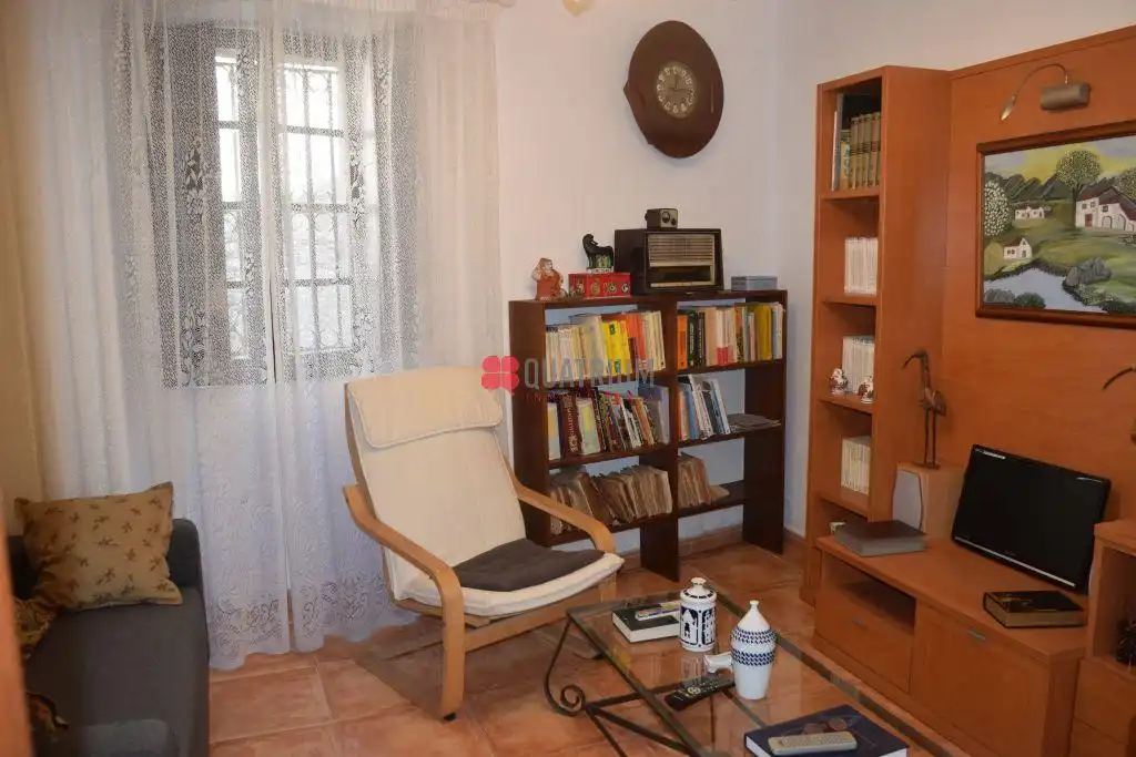 Sala d'estar de Casa o xalet en venda en Santiago de Compostela  amb Jardí privat