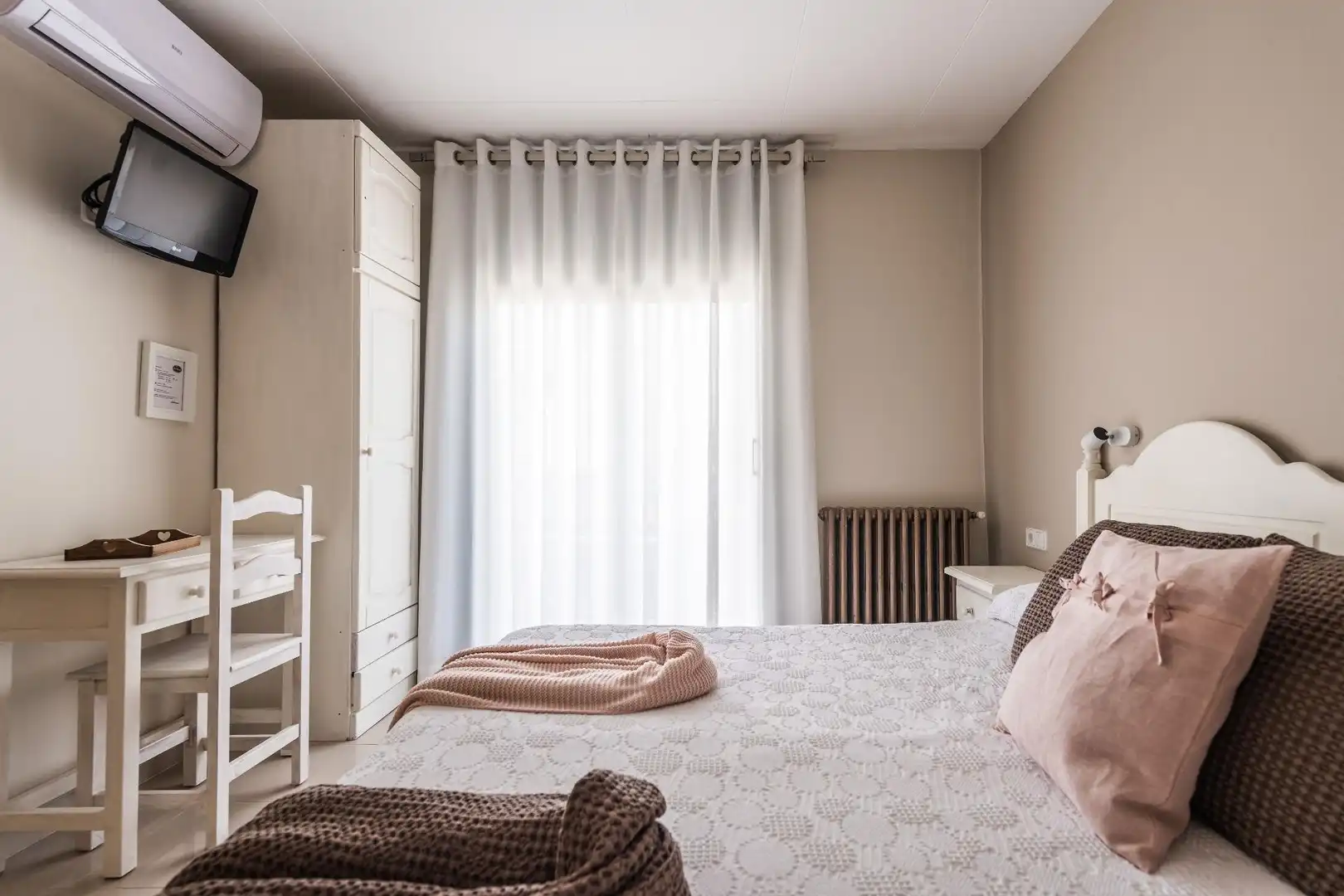 Casa con terraza en venta en Avenida PIRINEUS, imagen 23