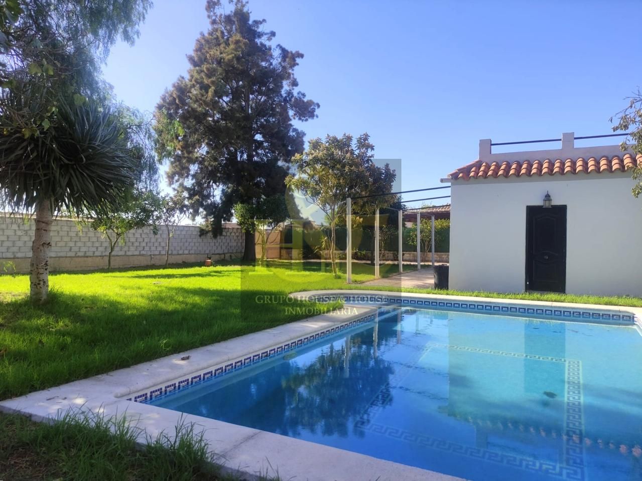 Jardí de Finca rústica en venda en Chipiona amb Jardí privat i Piscina