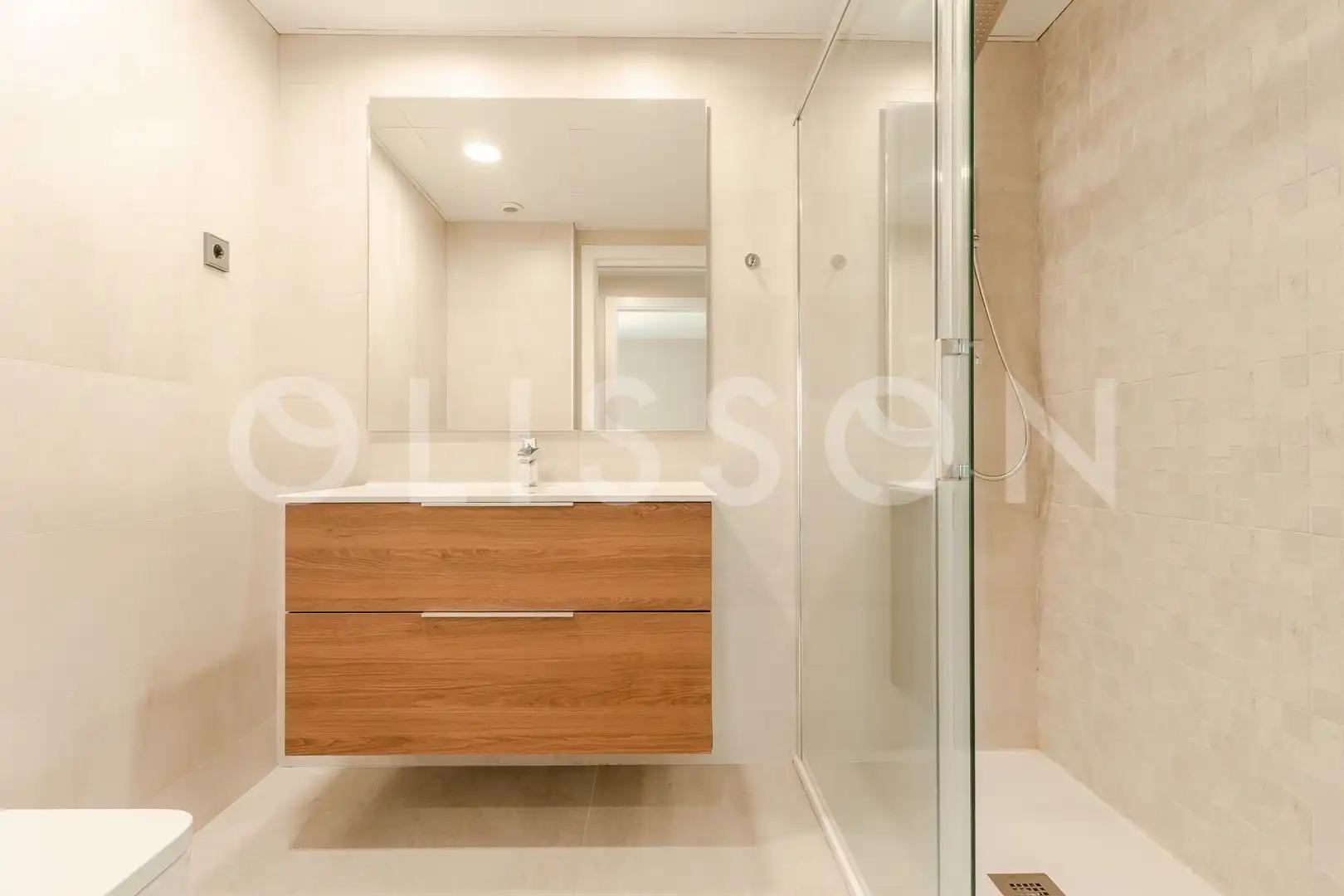 Badezimmer von Wohnung zum Verkauf in Madrid mit Klimaanlage, Terrasse und Abstellraum