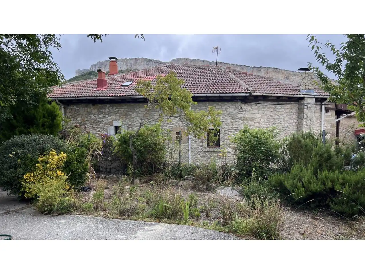 Exterior view of Detached homes for sale in Merindad de Sotoscueva  with Private garden, Terrace and Furnished