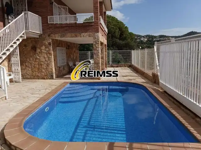 Houses for sale in Calle Finlandia 9, Canyelles