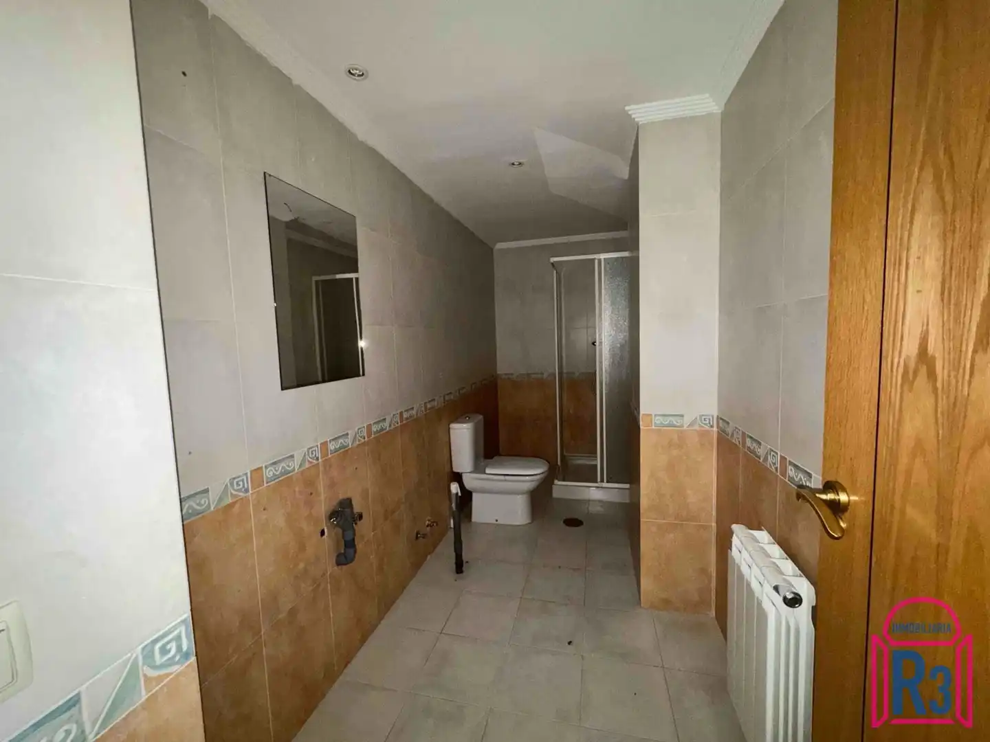 Baño de Dúplex en venta en Valverde de la Virgen con Calefacción, Terraza y Trastero