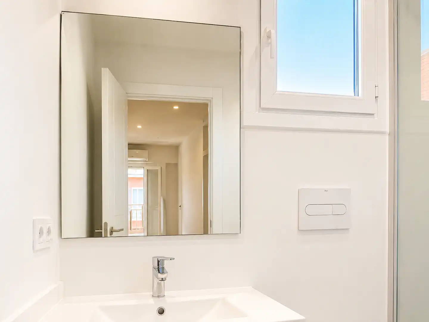 Badezimmer von Wohnung zum Verkauf in Badalona