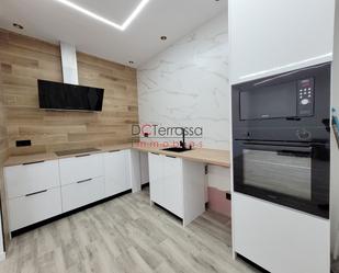 Kitchen of Flat for sale in Terrassa  with Air Conditioner