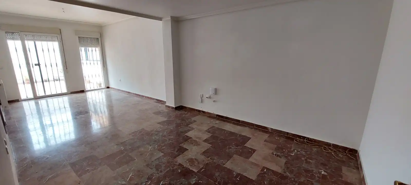 Casa adosada de alquiler en Badajoz con Calefacción, Jardín privado y Terraza
