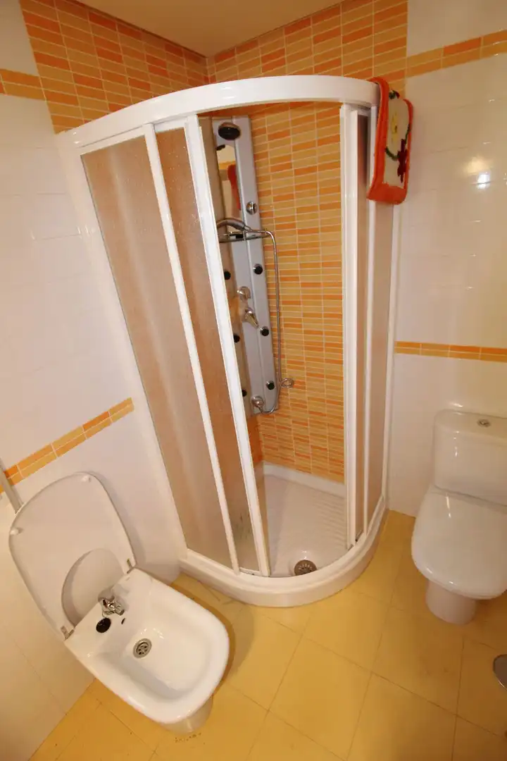 Bathroom of Study for sale in Ciudad Real  with Air Conditioner, Heating and Terrace