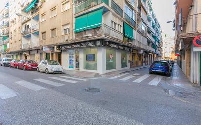 Vista exterior de Pis en venda en  Granada Capital amb Parquet i Balcó