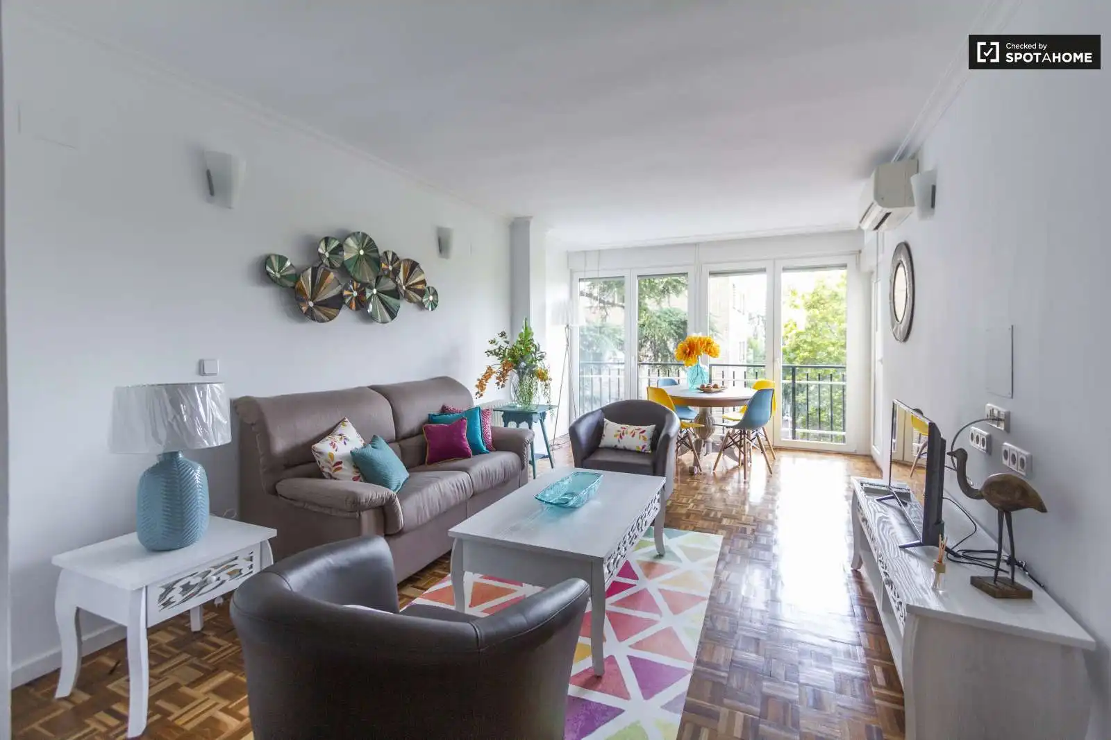 Sala d'estar de Apartament per a compartir en  Madrid Capital amb Aire condicionat, Terrassa i Moblat
