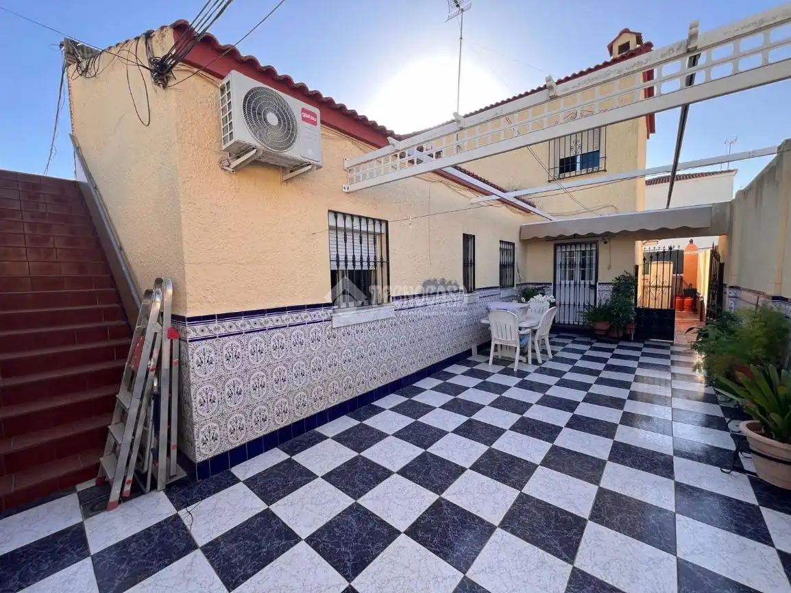 Casa amb terrassa en venda a Arco Norte - Avda España, imagen 2