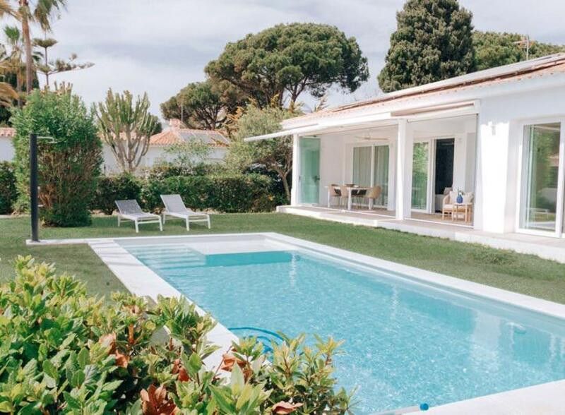 Piscina de Casa o xalet de lloguer en Marbella amb Aire condicionat, Calefacció i Jardí privat