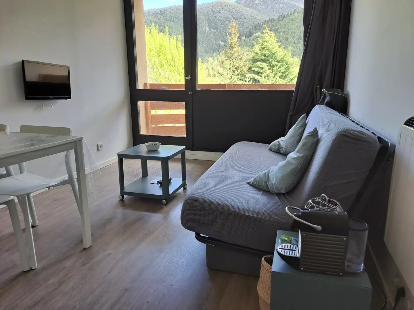 Dormitori de Apartament en venda en Saint - Pierre - dels - Forcats amb Terrassa i Moblat