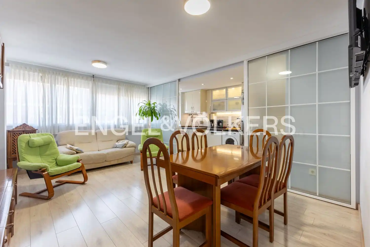 Exterior view of Flat for rent in Valencia  with Air Conditioner and Heating
