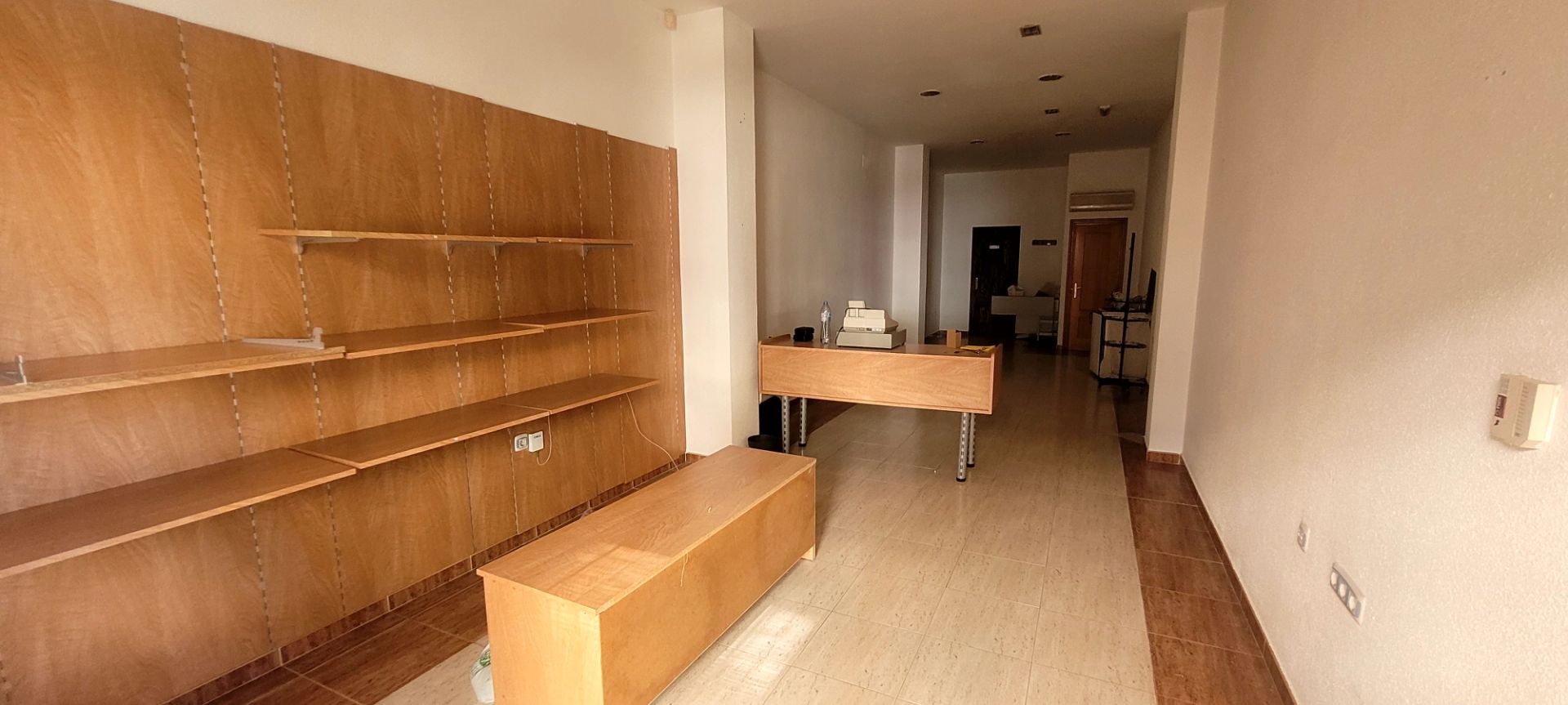 Premises to rent in Roquetas de Mar  with Air Conditioner, Heating and Furnished