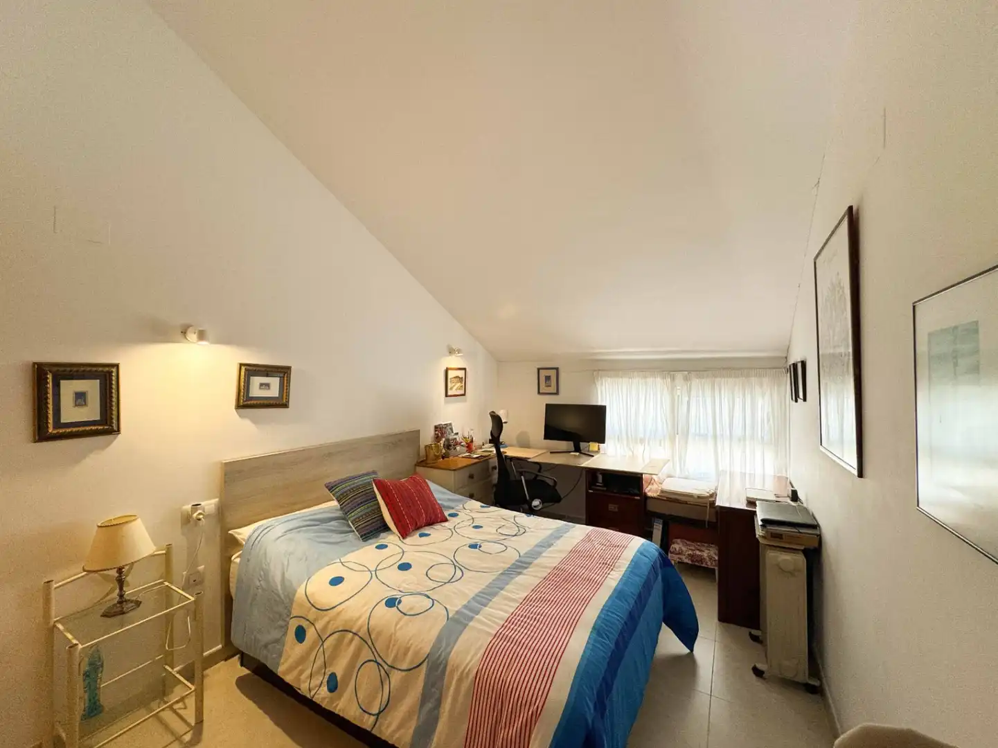 Schlafzimmer von Dachboden zum Verkauf in Dénia mit Klimaanlage und Heizung