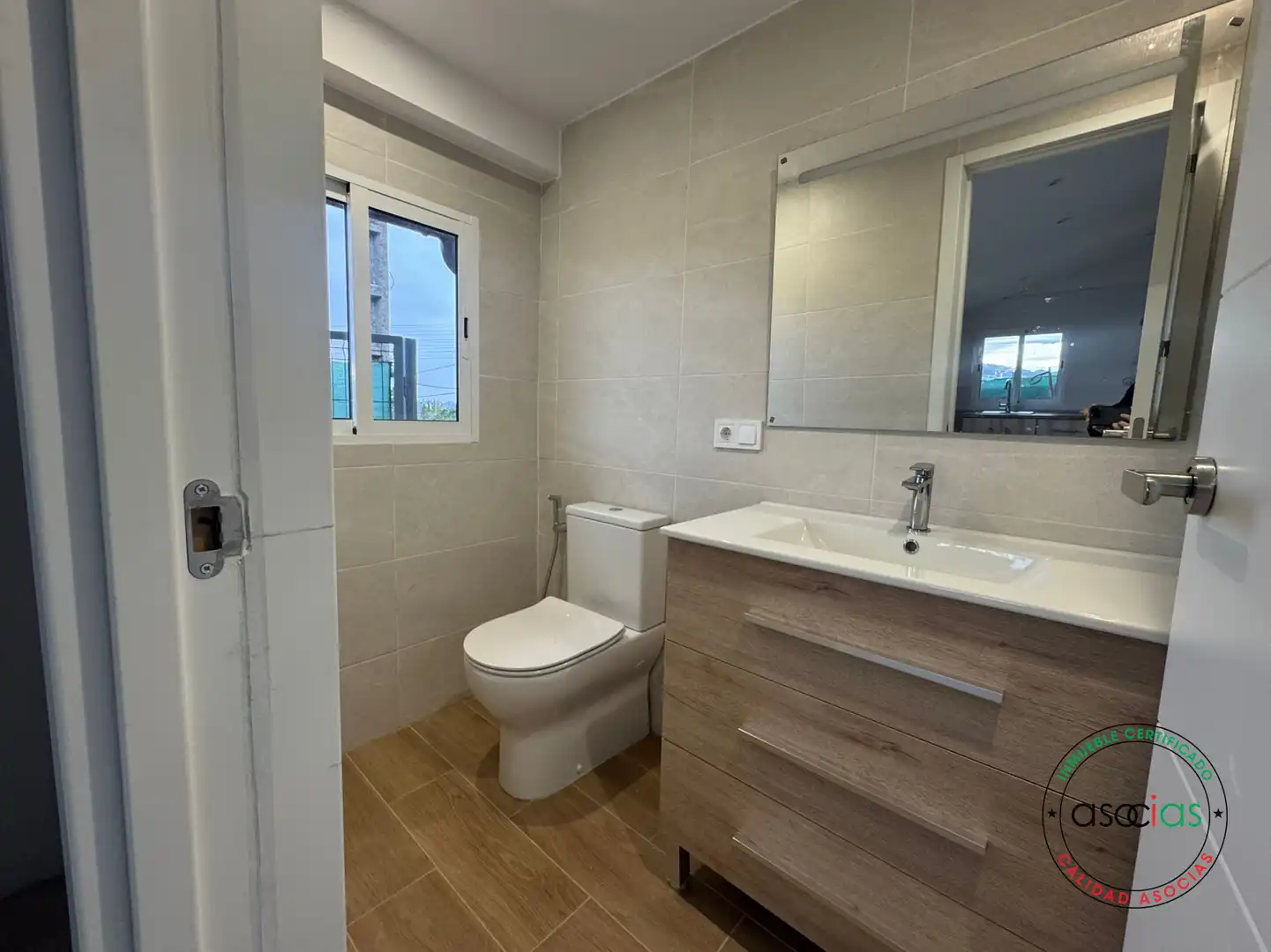 Baño de Casa adosada en venta en Gijón  con Calefacción y Jardín privado