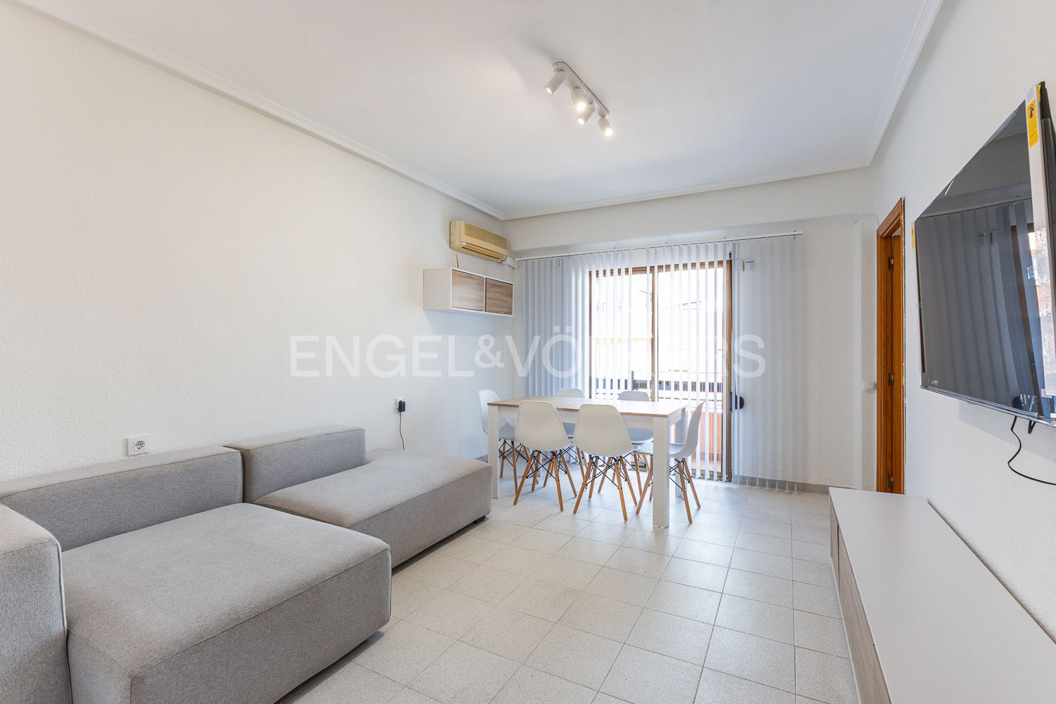Sala d'estar de Apartament de lloguer en  Valencia Capital amb Aire condicionat, Calefacció i Moblat